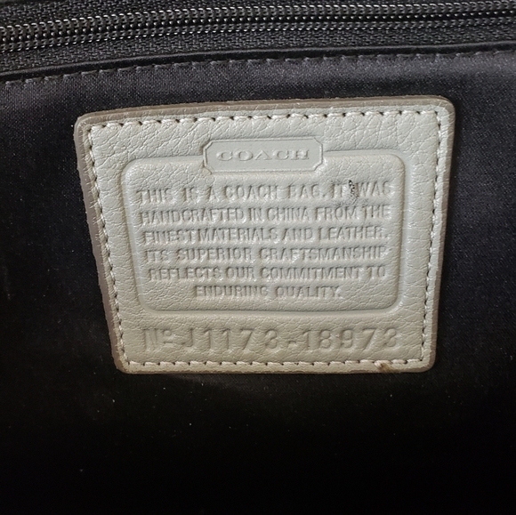 Coach Pinnacle Louisa Gray Pebbled Leather Shoulder Hand crossbody Bag - Picture 2 of 12